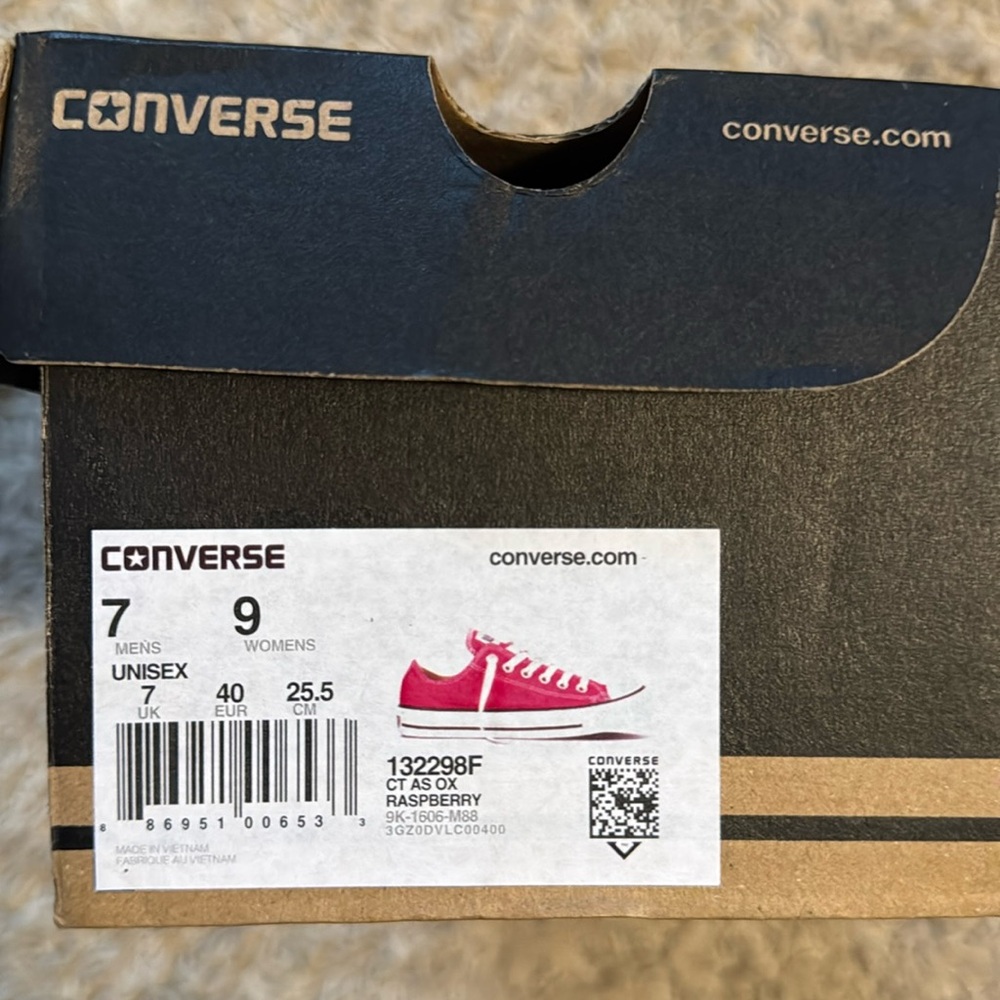 Women’s Hot Pink Converse shoes size 9